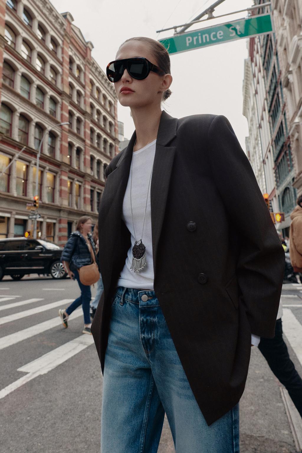 VESTE OVERSIZE À BOUTONNAGE CROISÉ ET RAYURES