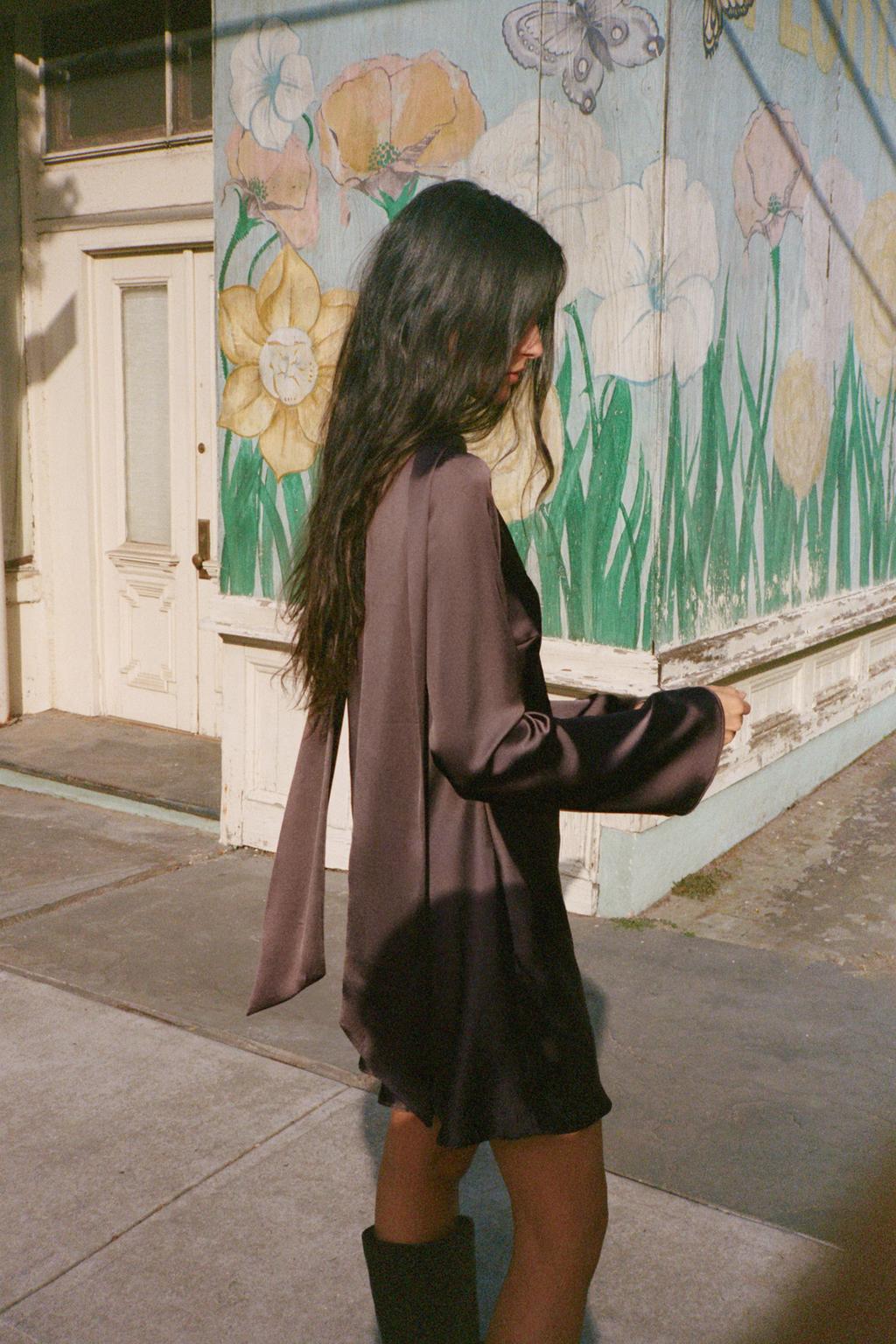 ROBE SATINÉE FOULARD