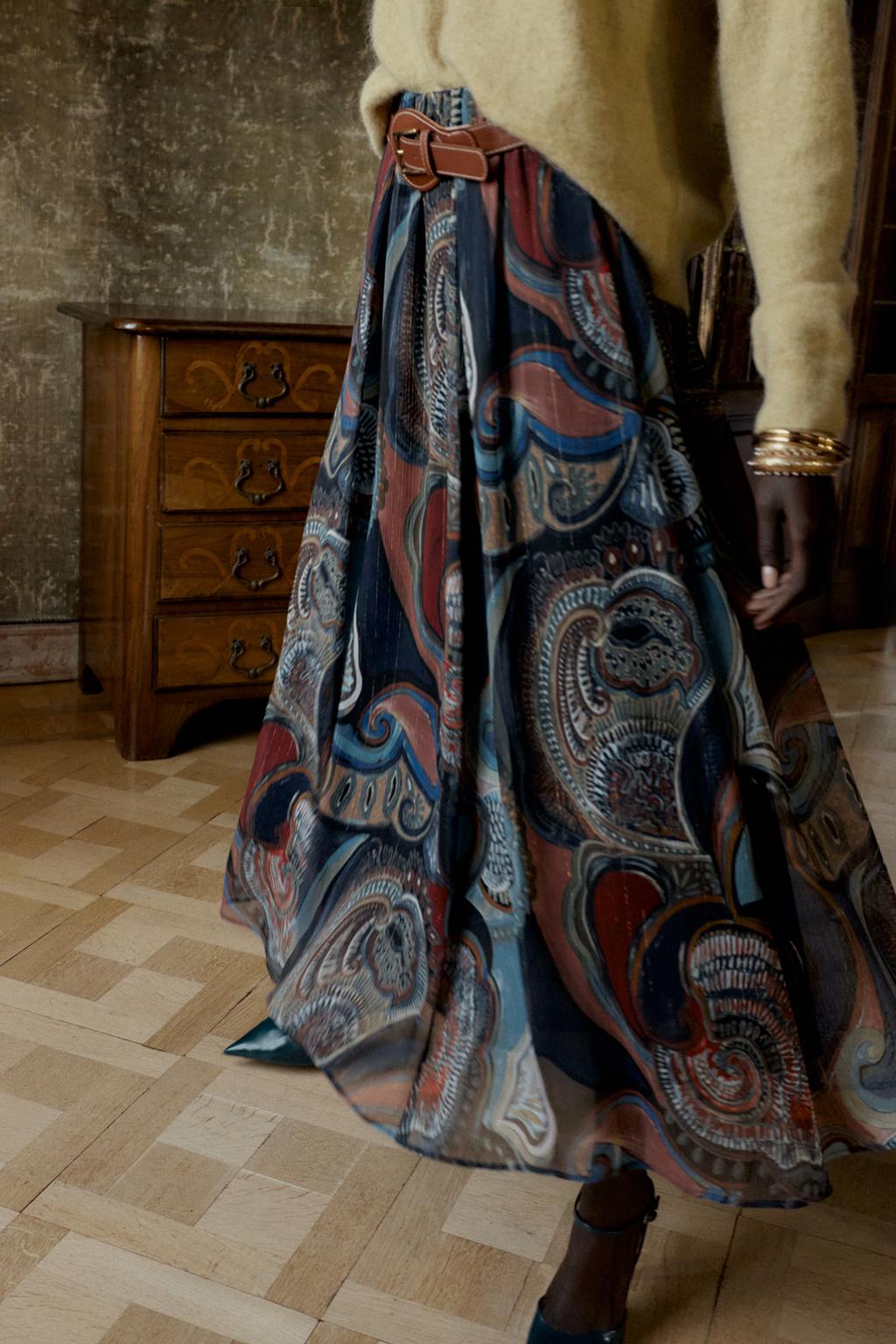 JUPE MI-LONGUE IMPRIMÉE AVEC FIL MÉTALLISÉ ET SANS CEINTURE