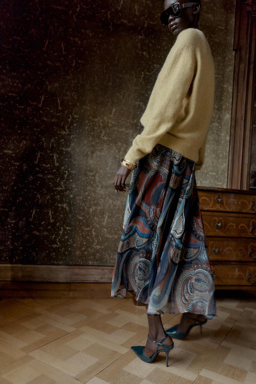 JUPE MI-LONGUE IMPRIMÉE AVEC FIL MÉTALLISÉ ET SANS CEINTURE