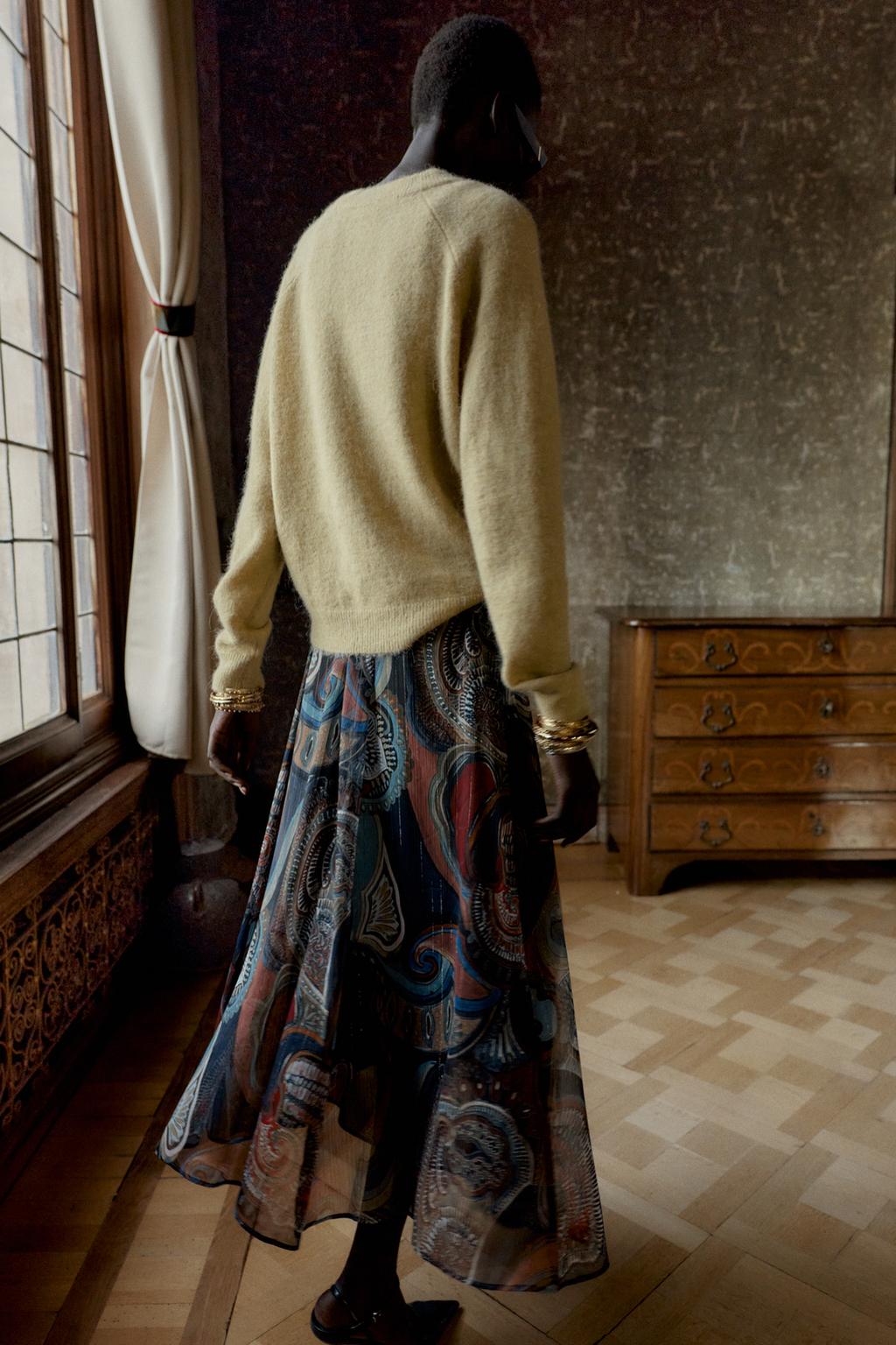 JUPE MI-LONGUE IMPRIMÉE AVEC FIL MÉTALLISÉ ET SANS CEINTURE