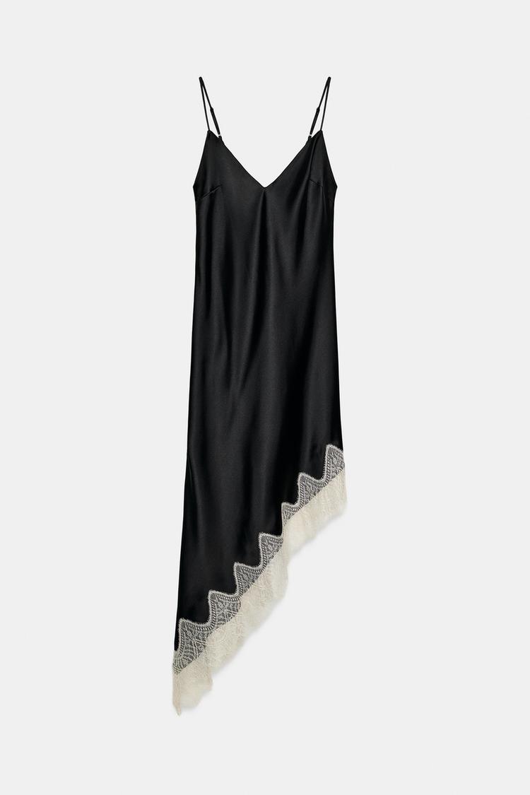 ROBE SATINÉE EN DENTELLE