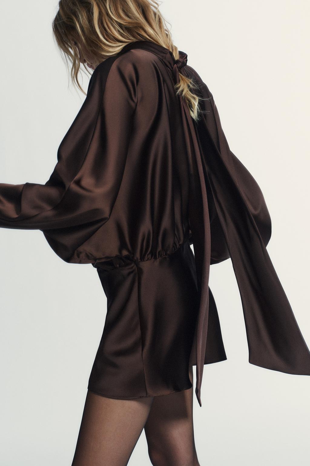 ROBE COURTE SATINÉE FOULAR