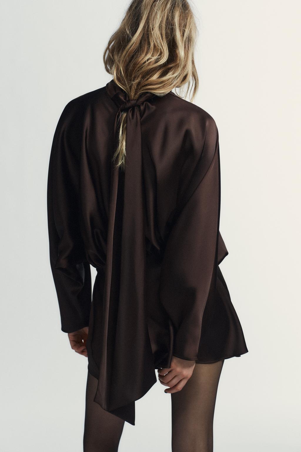 ROBE COURTE SATINÉE FOULAR