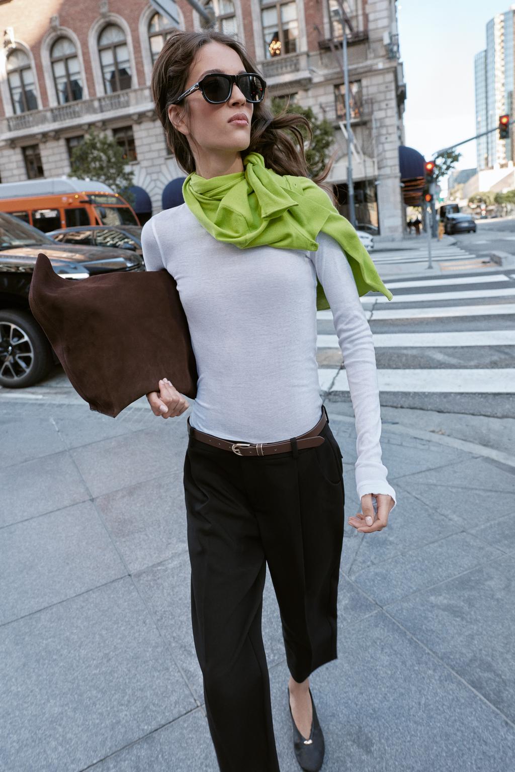 PANTALON À PINCES SANS CEINTURE
