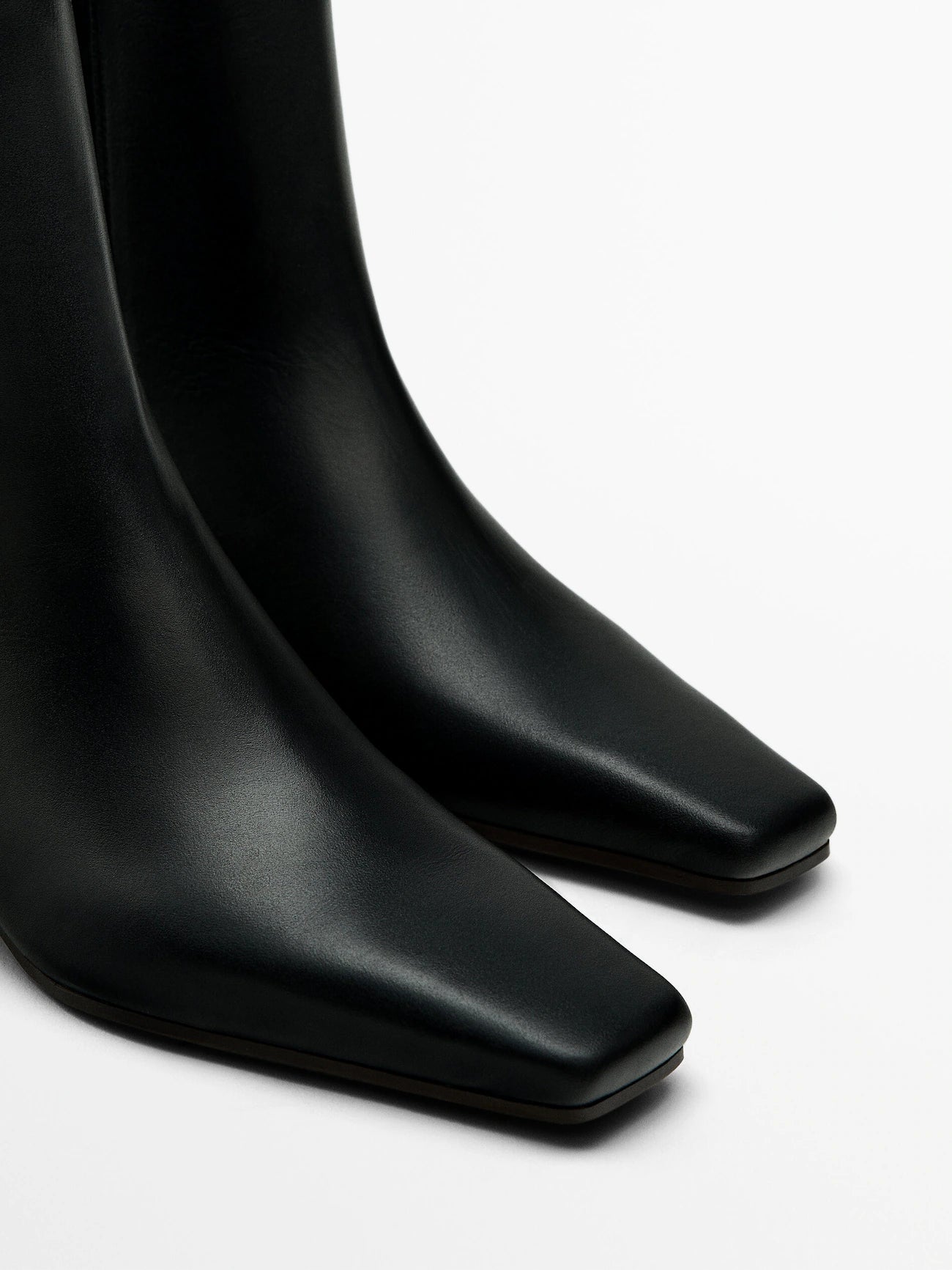 BOTTINES À TALON CONTRASTANTES MASSIMO DUTTI