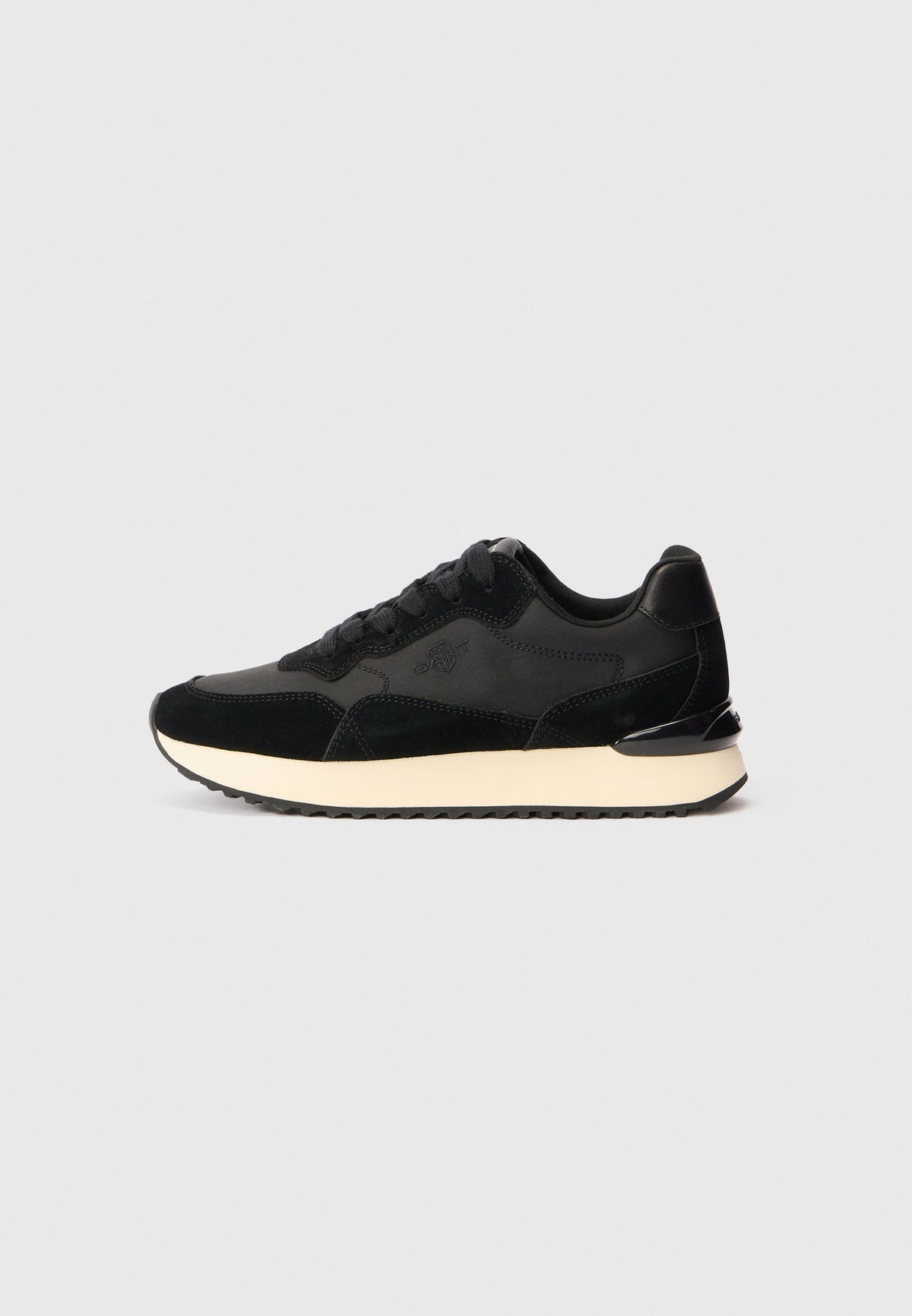 BASKETS EN CUIR