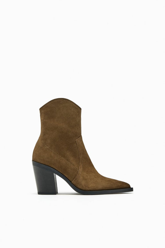 BOTTINES EN CROÛTE DE CUIR