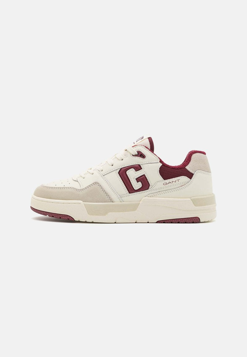 BASKETS EN CUIR