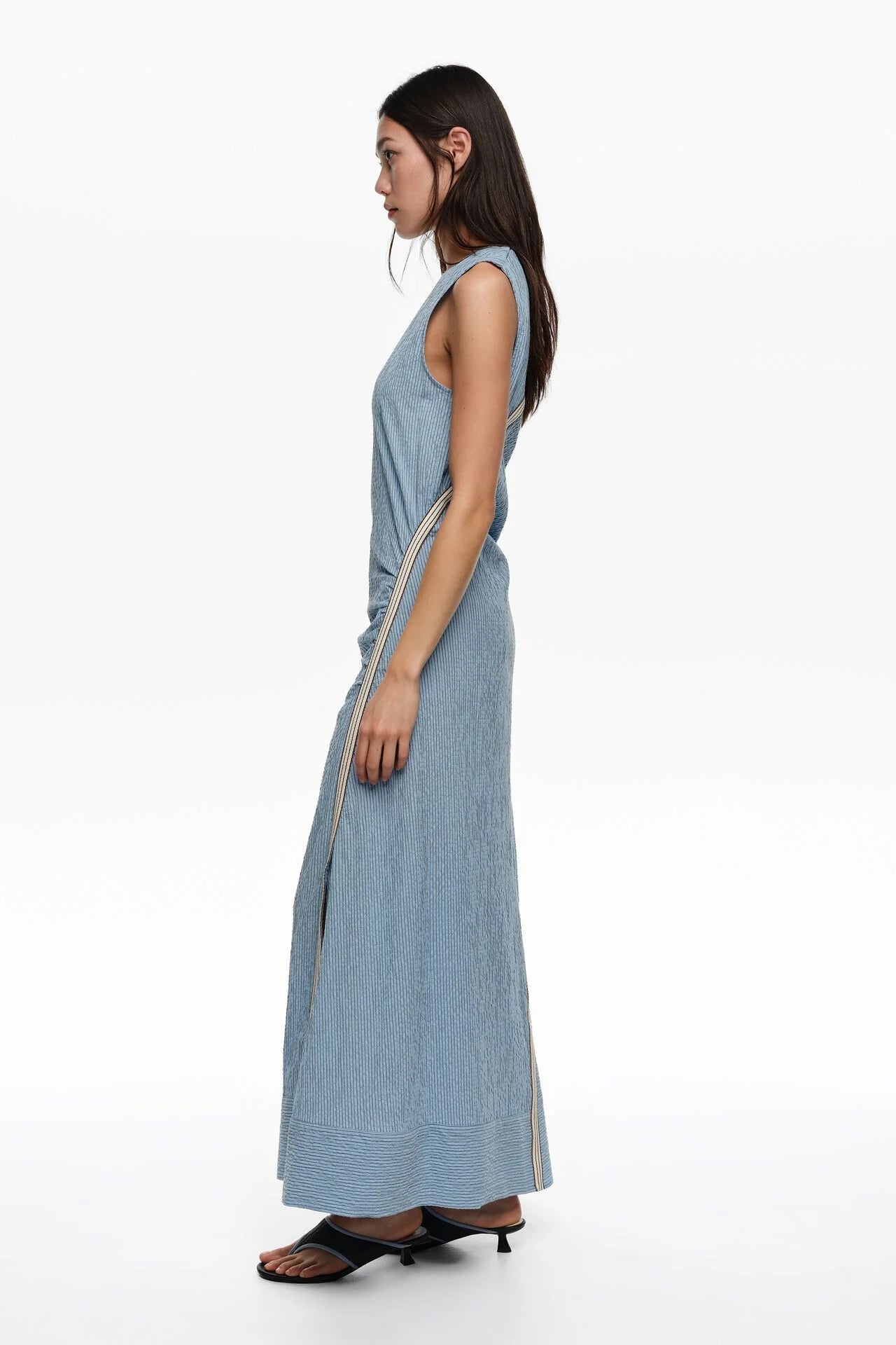ROBE SANS MANCHES BRIDE SUPERPOSÉE RAYURES BLEUES