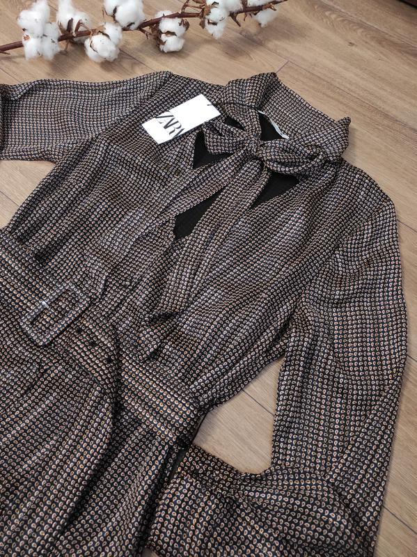 ROBE CEINTURÉE AVEC FIL MÉTALLISÉ ÉDITION LIMITÉE