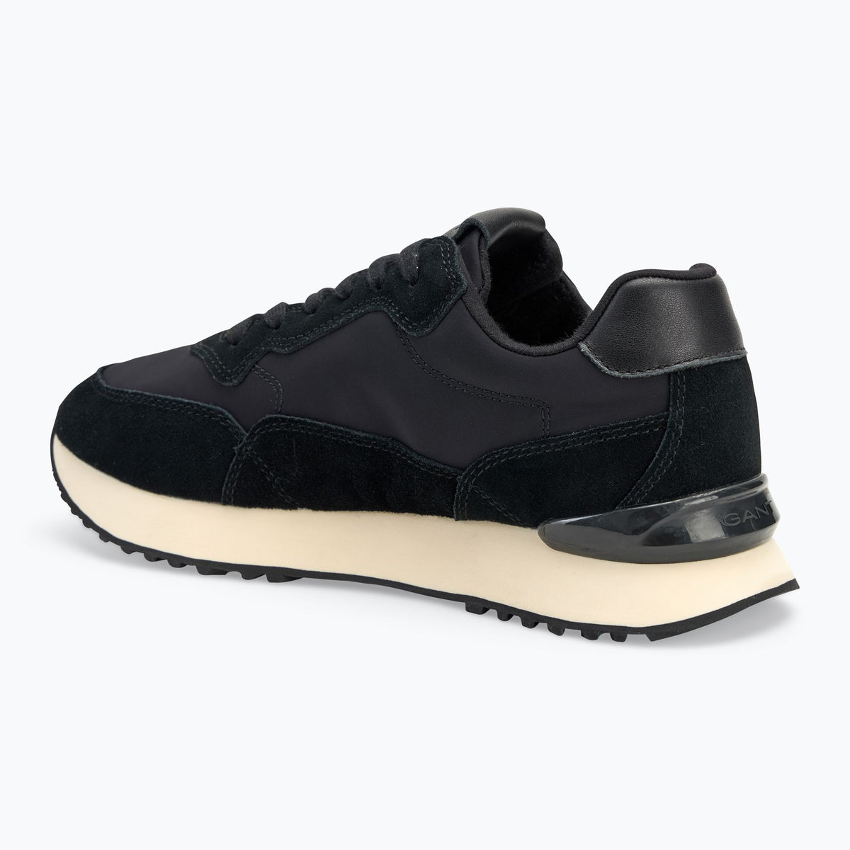 BASKETS EN CUIR