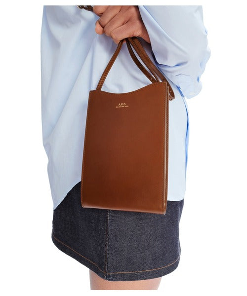 A.P.C. POCHETTE TOUR DE COU EN CUIR LISSE JAMIE