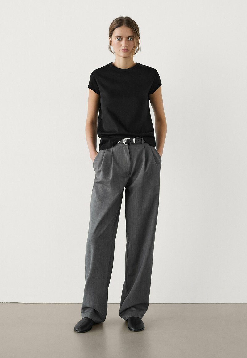 PANTALON DE TAILLEUR À DOUBLE PINCES