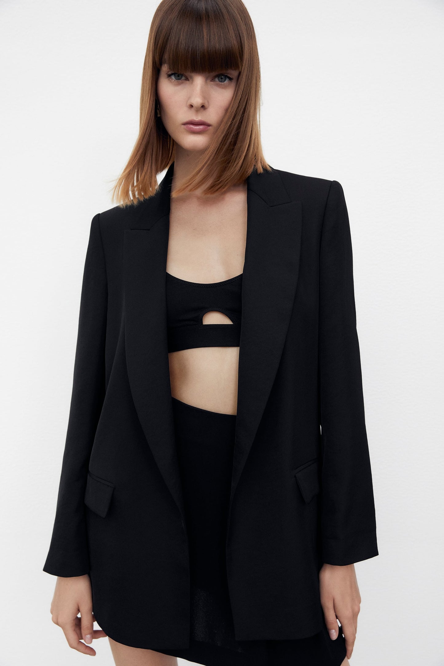 BLAZER EN  LIN AVEC REVERS AUX POIGNETS NOIR