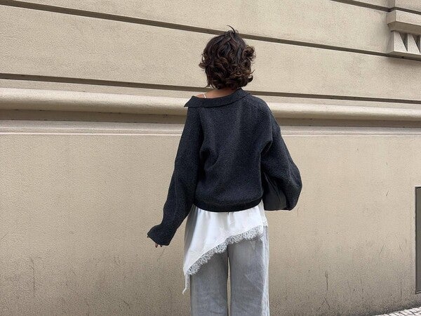 ROBE ASYMÉTRIQUE SATIN ET DENTELLE À BRETELLES