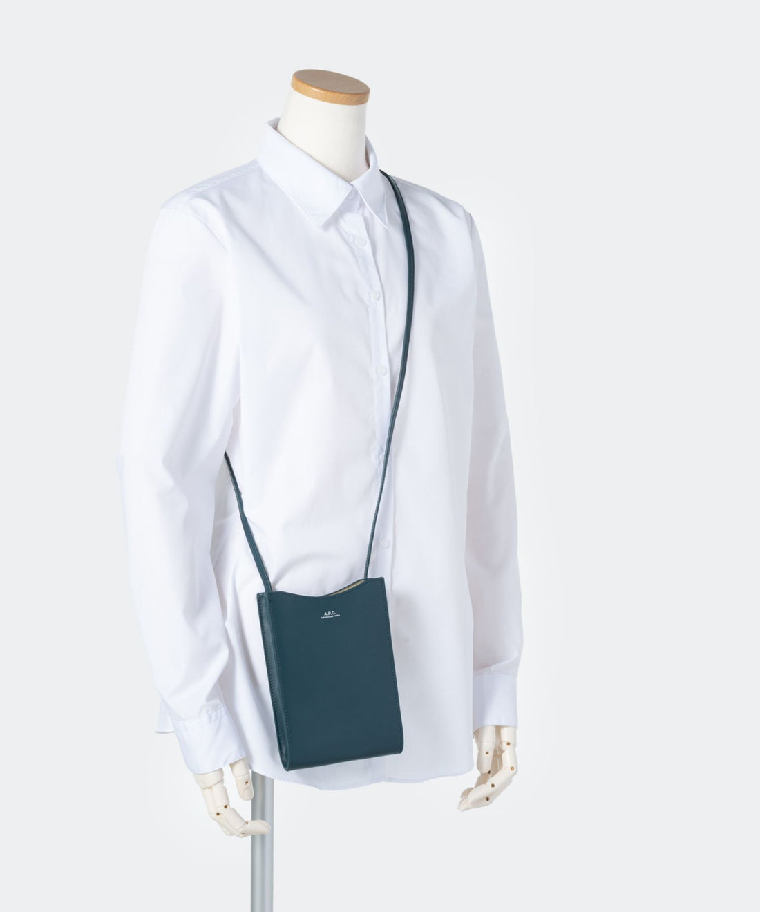 A.P.C. POCHETTE TOUR DE COU EN CUIR LISSE JAMIE