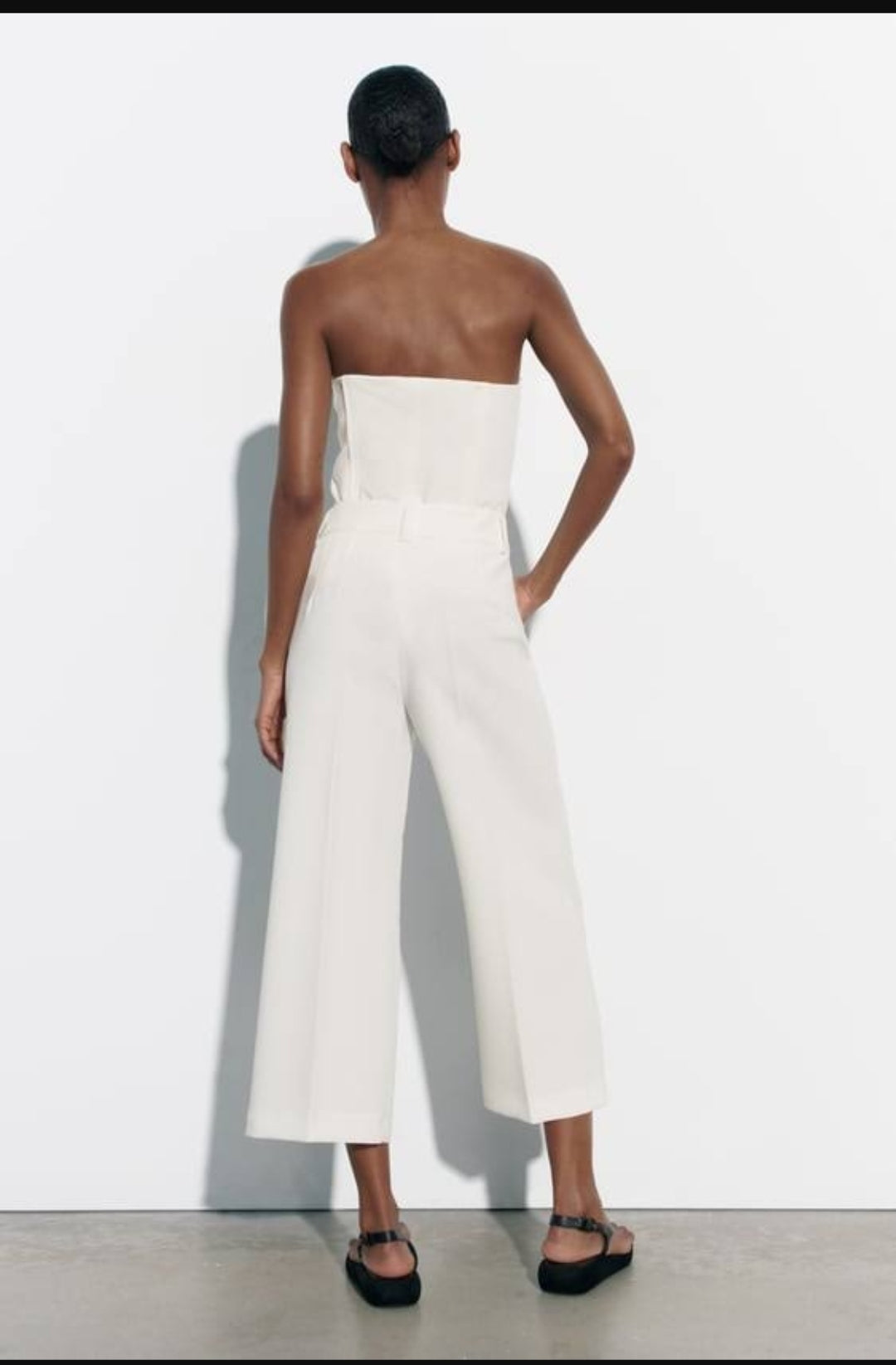 TOP BUSTIER AVEC COUTURES Et OUVERTURE