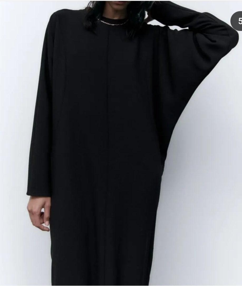 Robe Droite Mi-longue Noire Manches Chauve Souris