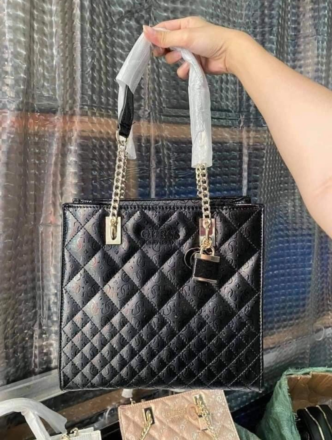 Sac Guess Style Cabas Cuir Brillant Avec Motif Signature Black