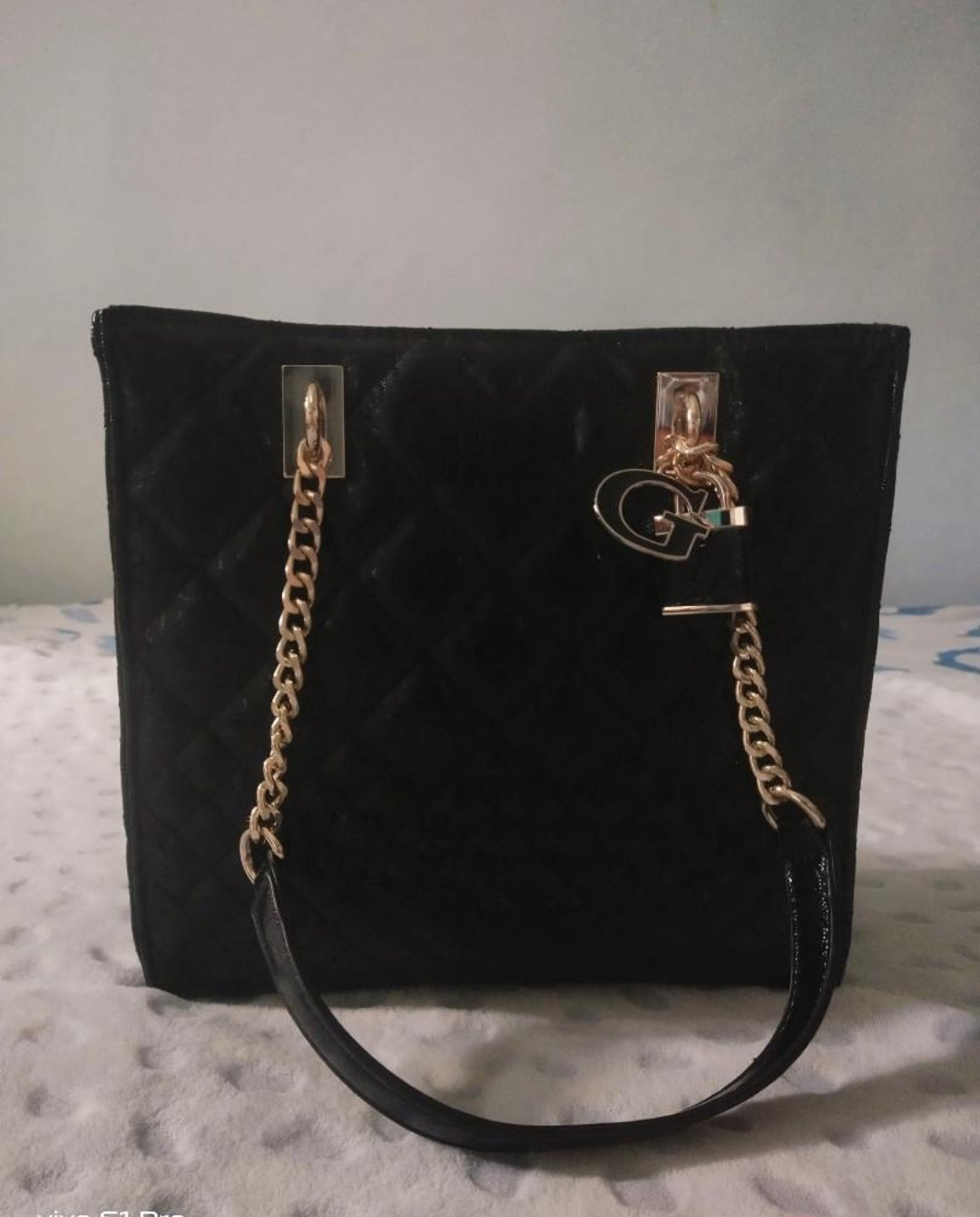 Sac Guess Style Cabas Cuir Brillant Avec Motif Signature Black