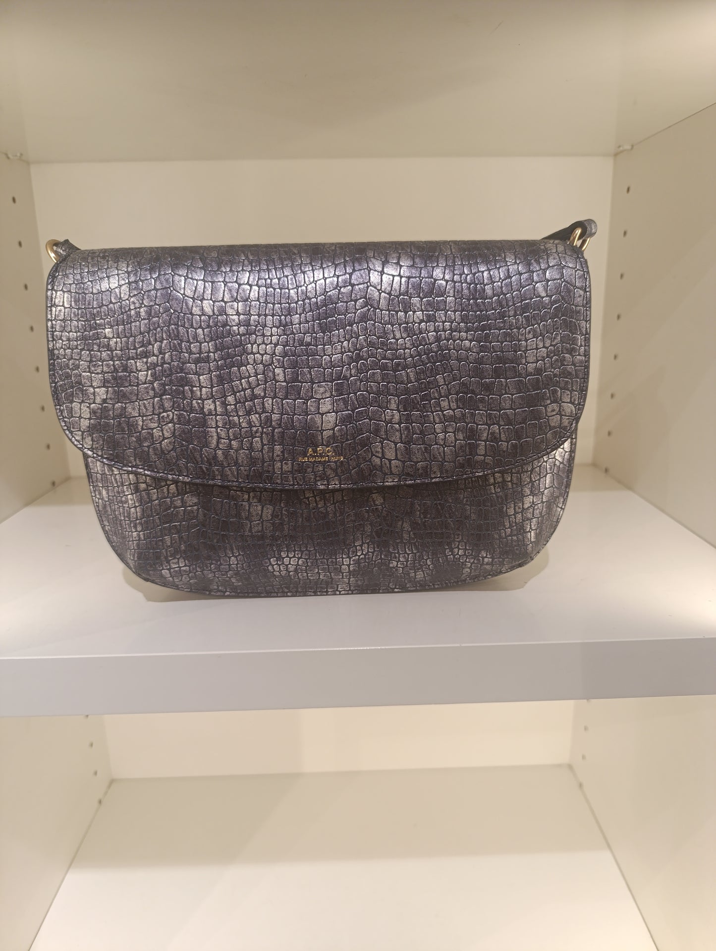 A.P.C. SAC À BANDOULIÈRE SARAH CROCO BLEU