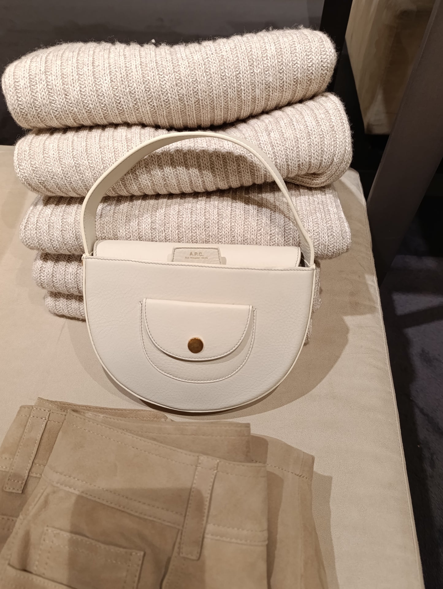 A.P.C. SAC POCKET SMALL ÉCRU