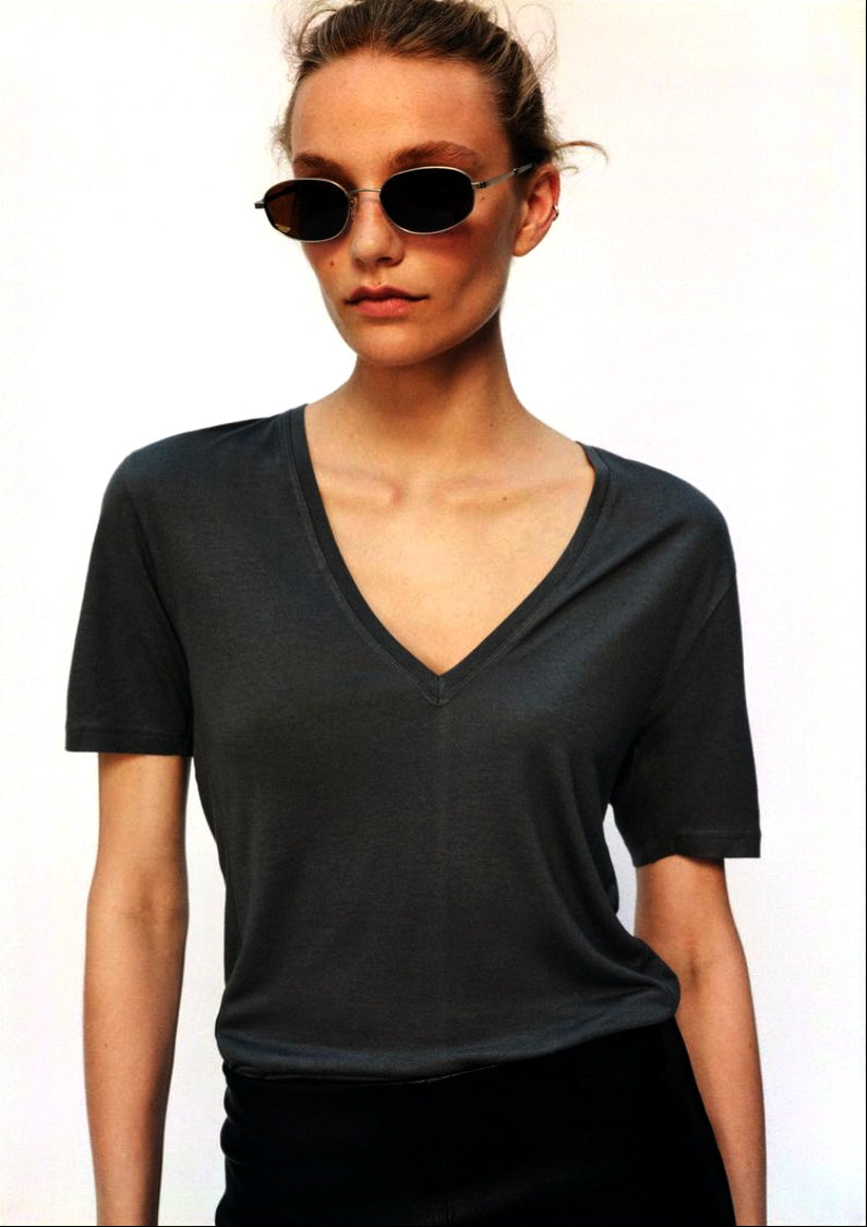 T-SHIRT FLUIDE COL EN V