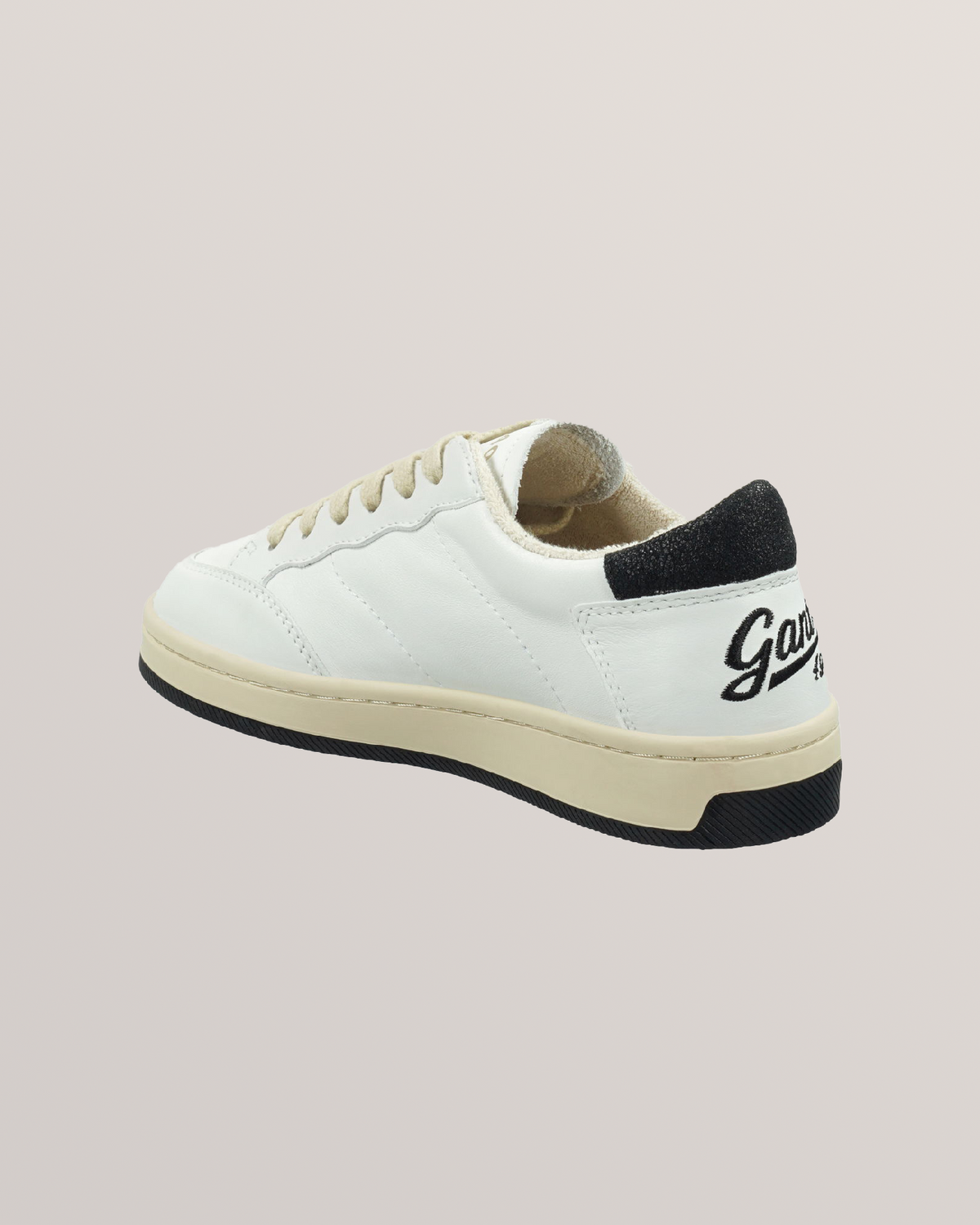 BASKETS EN CUIR