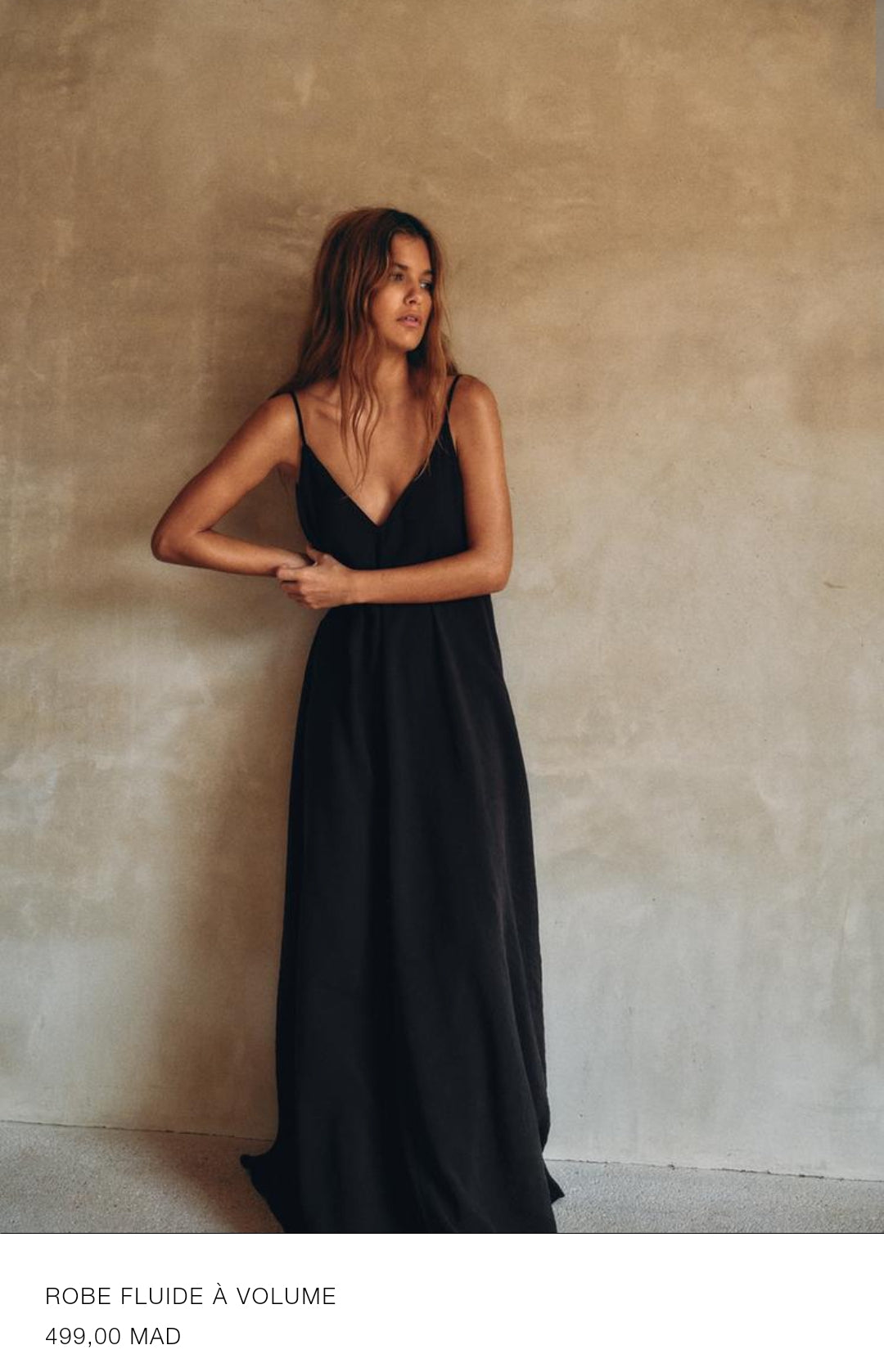 ROBE FLUIDE À VOLUME NOIRE