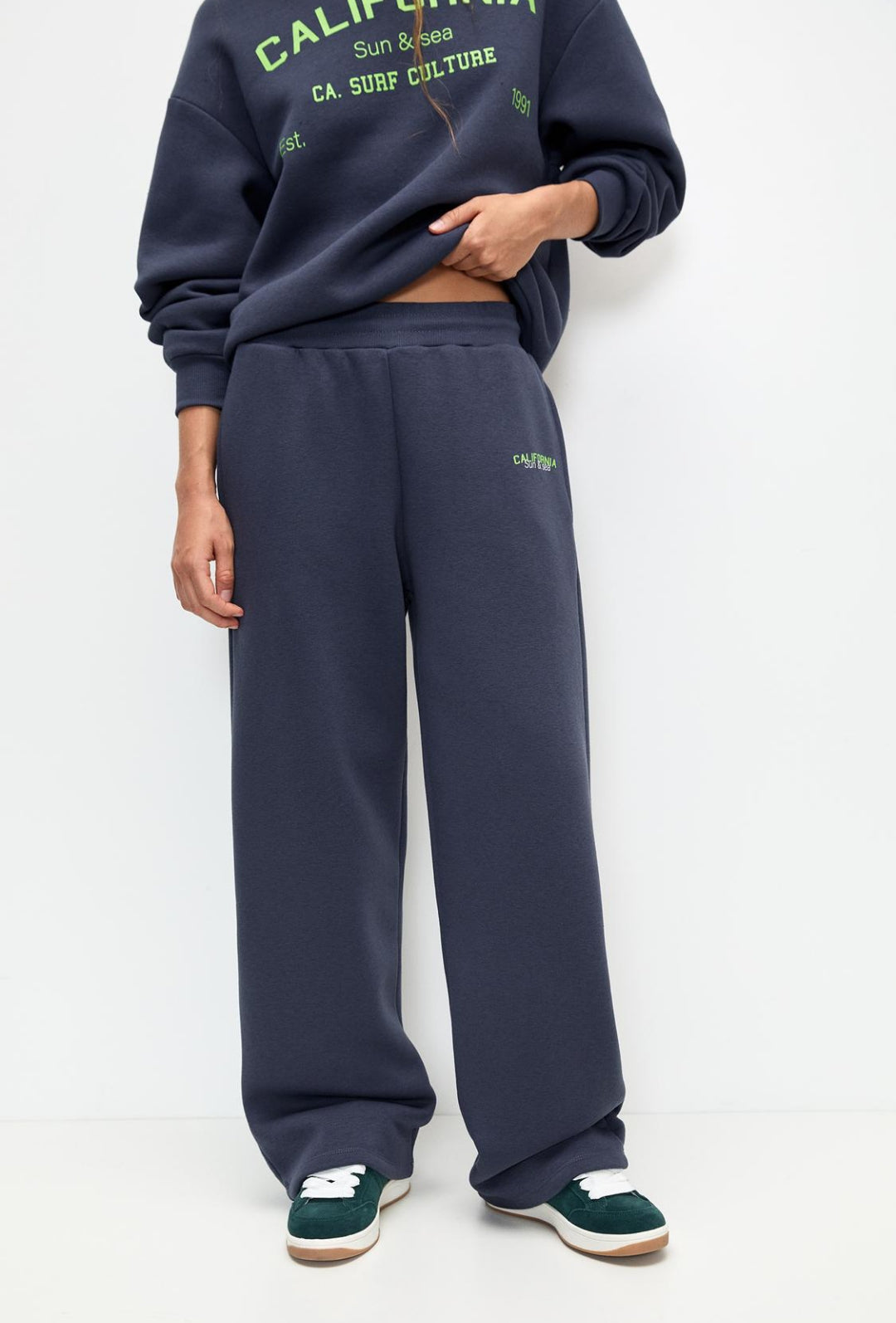 ENSEMBLE DE SURVÊTEMENT SWEAT| PANTALON UNIVERSITAIRE