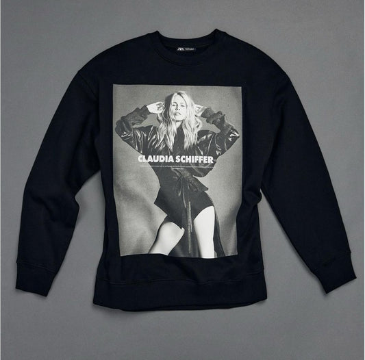SWEAT CLAUDIA SCHIFFER - PHOTO BY LUIGI & IANGO LICENSED BY TRUNK ARCHIVE
