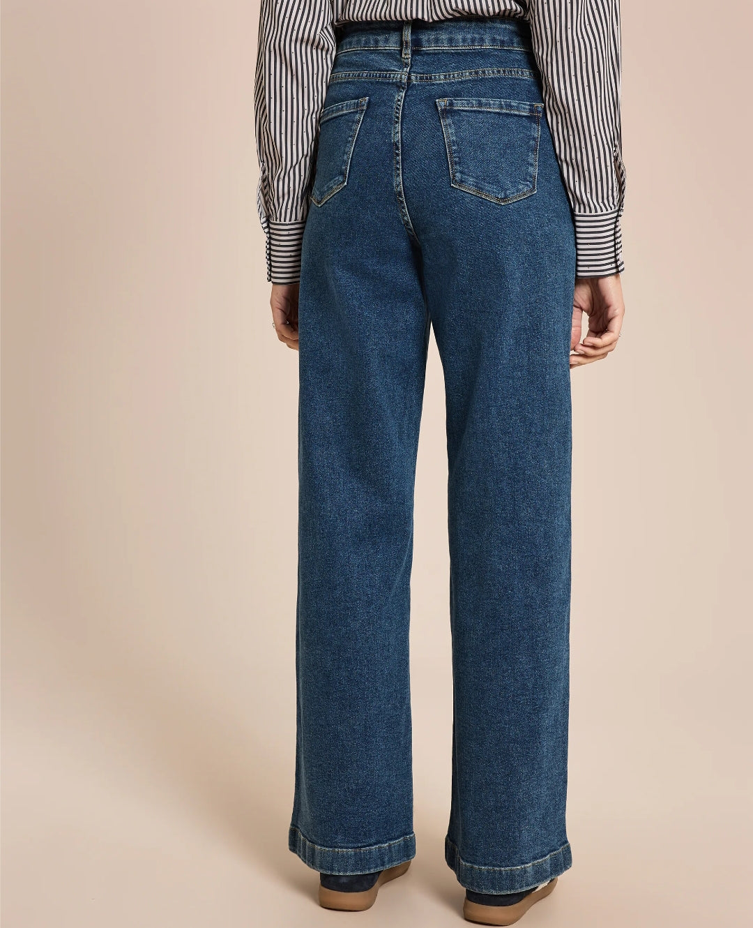 JEAN À JAMBES LARGES