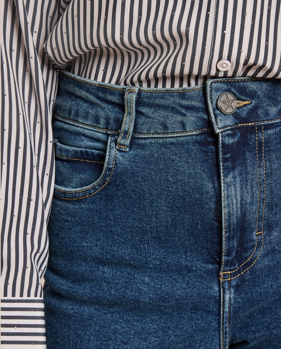 JEAN À JAMBES LARGES