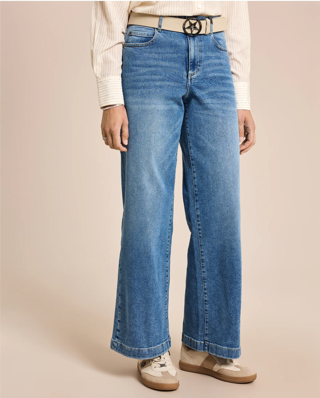 JEAN À JAMBES LARGES