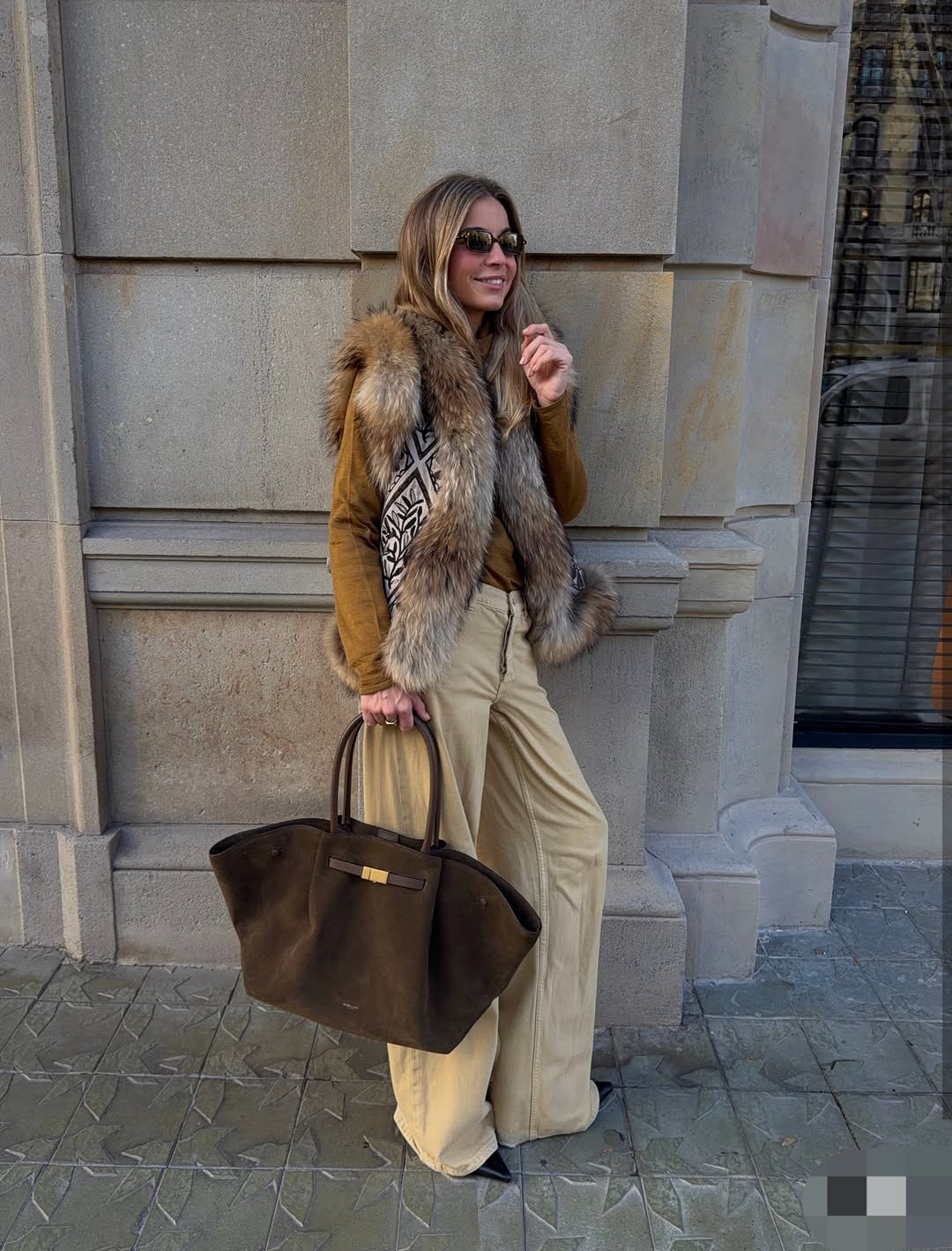 PANTALON EN VELOURS CÔTELÉ