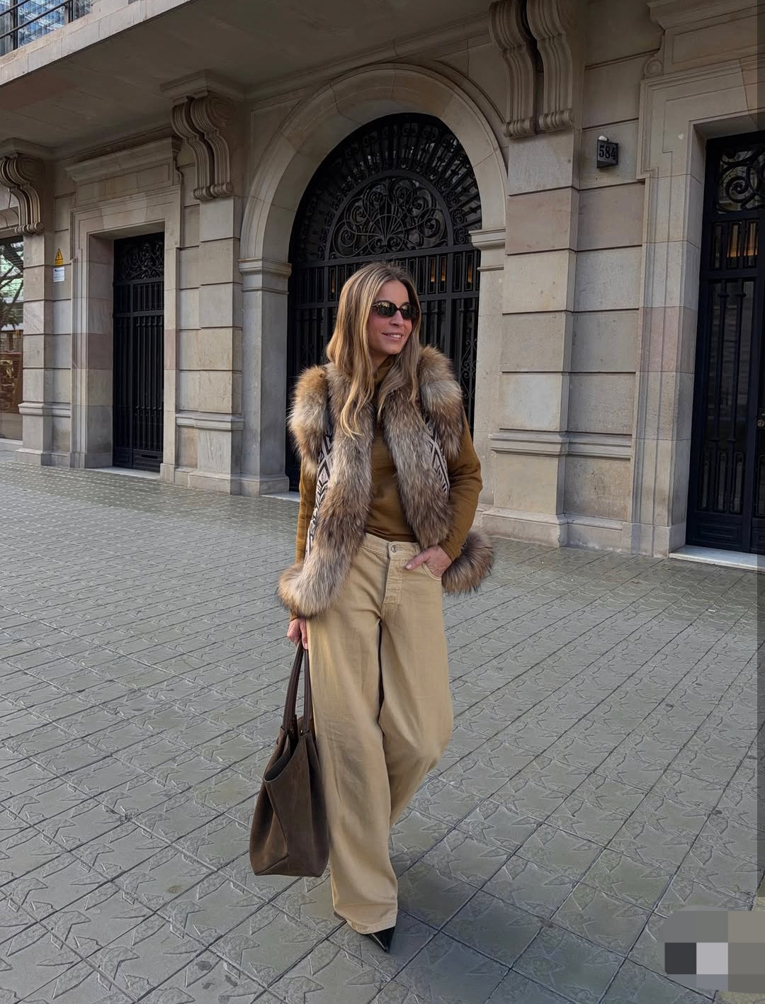 PANTALON EN VELOURS CÔTELÉ