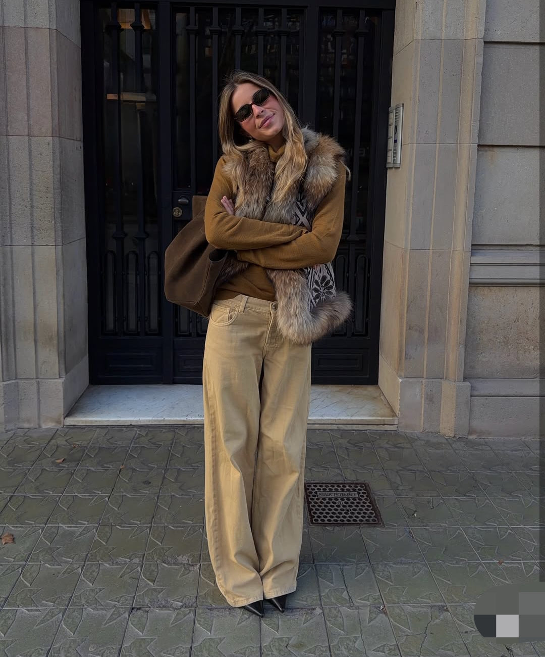 PANTALON EN VELOURS CÔTELÉ