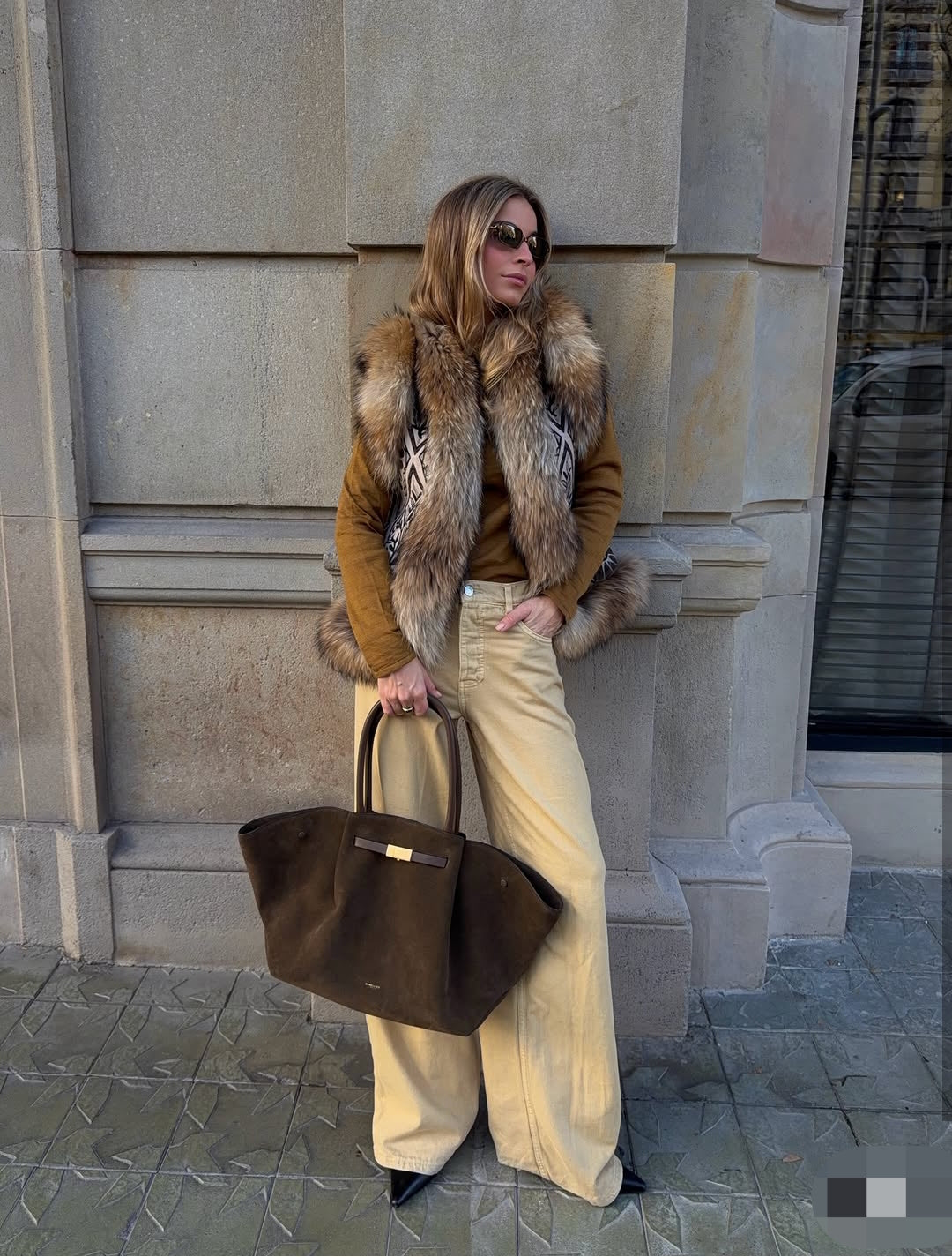 PANTALON EN VELOURS CÔTELÉ