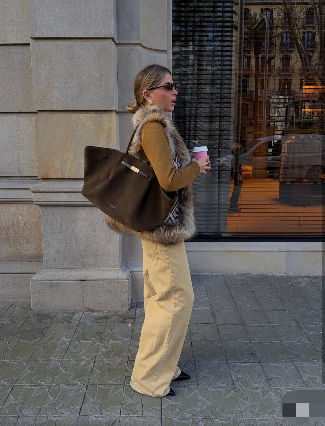 PANTALON EN VELOURS CÔTELÉ