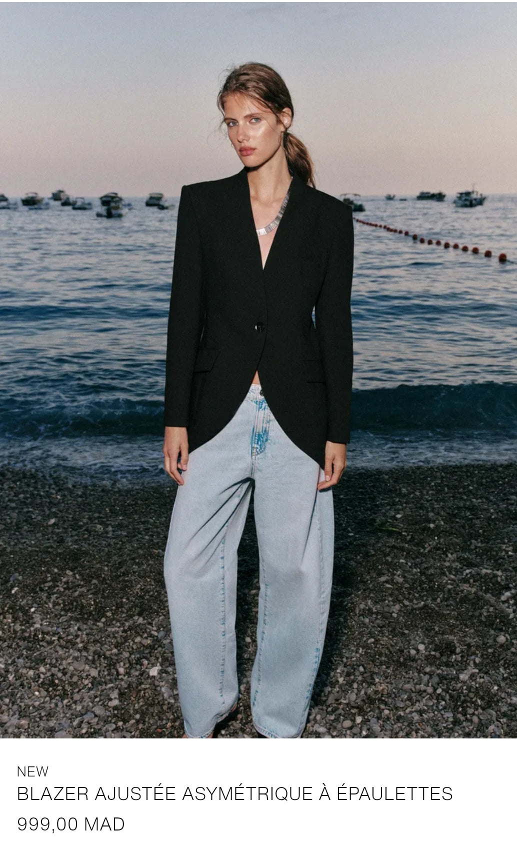 BLAZER AJUSTÉE ASYMÉTRIQUE À ÉPAULETTES