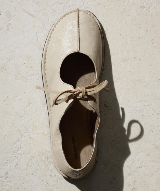 CHAUSSURES PLATES AVEC NŒUD CUIR FROISSÉ