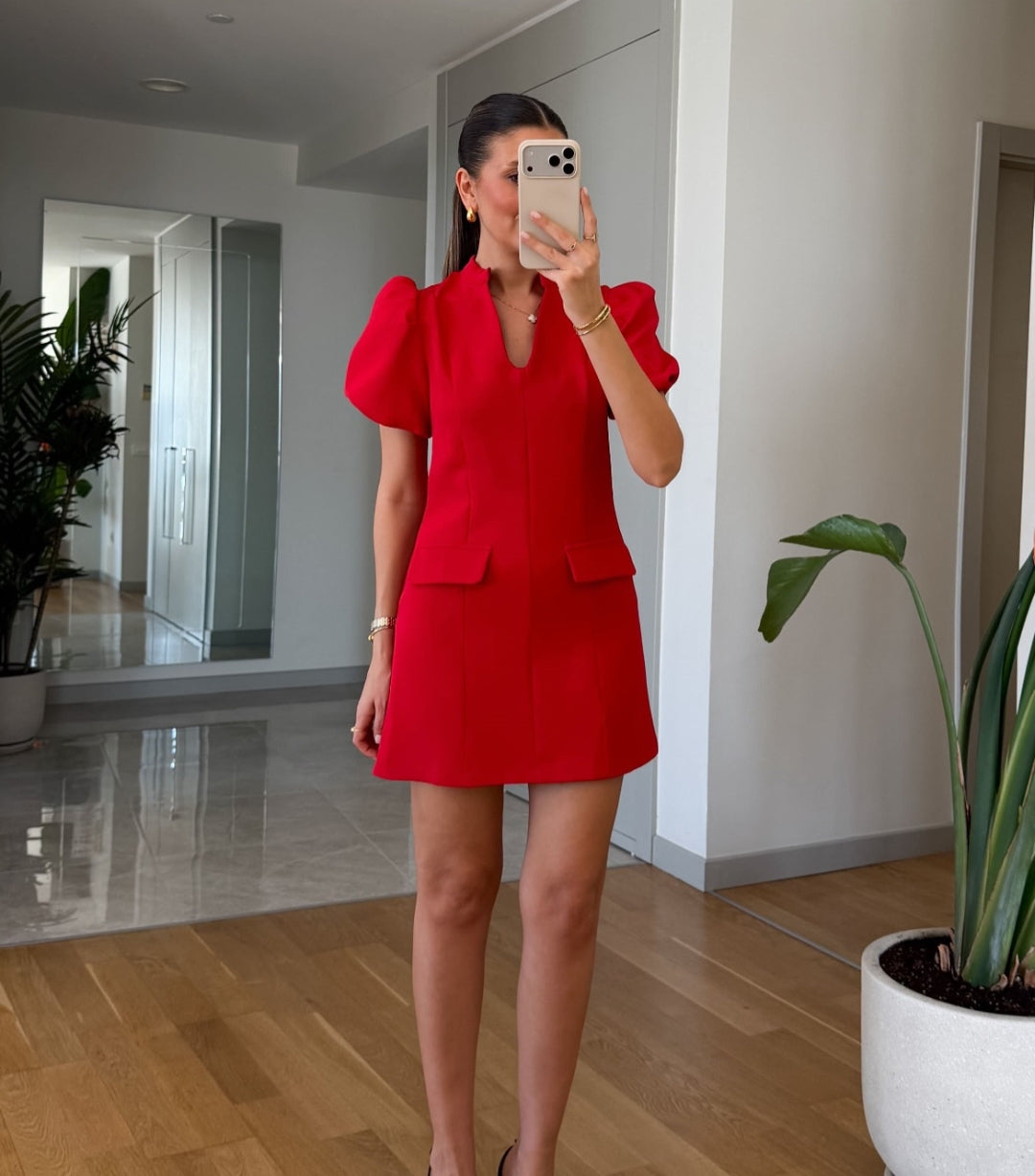 ROBE COURTE À MANCHES BOUFFANTES