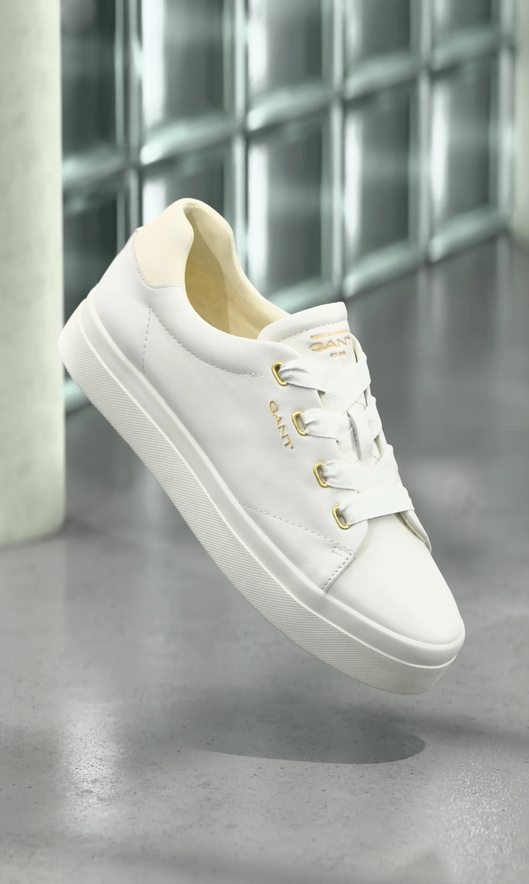 BASKETS EN CUIR