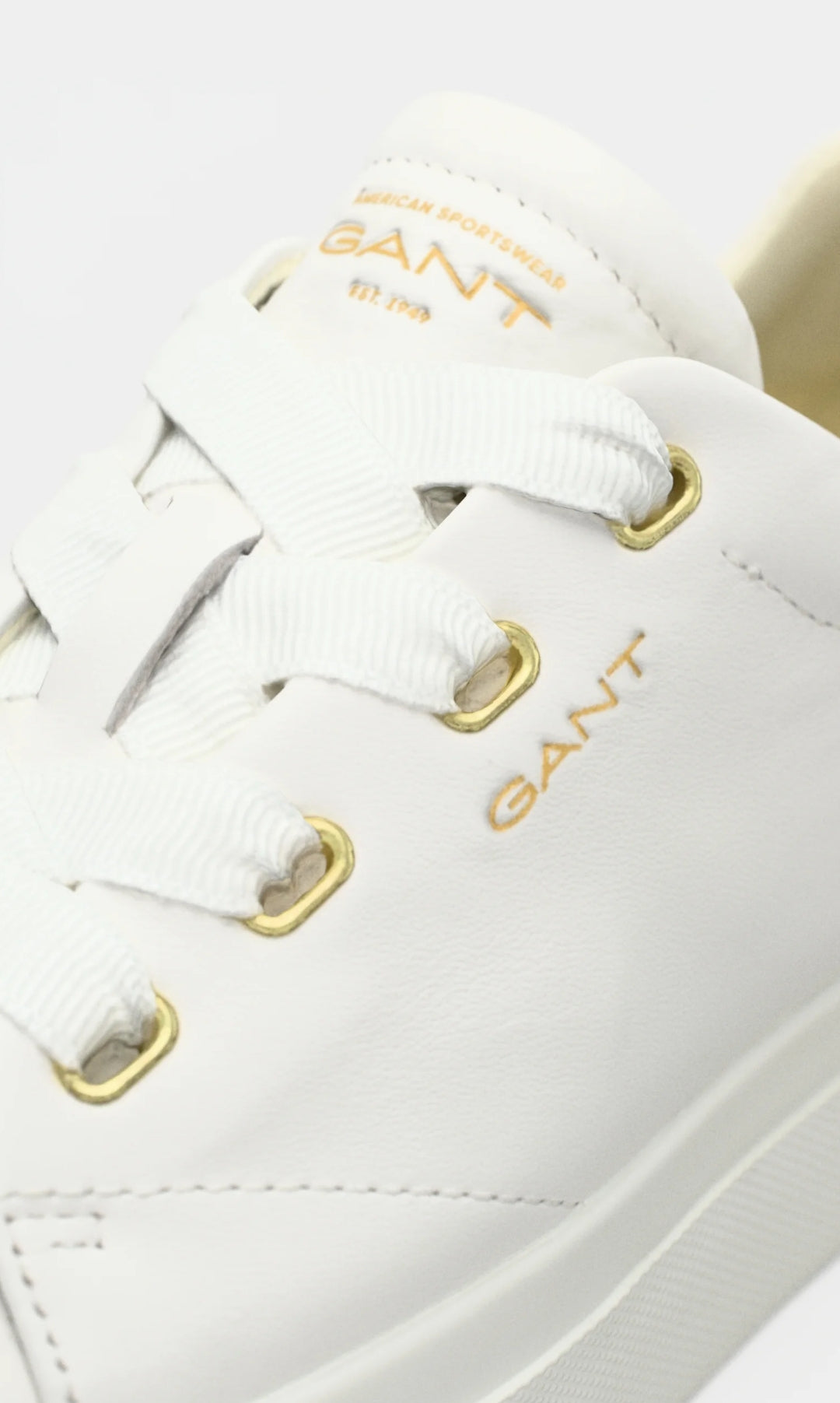 BASKETS EN CUIR