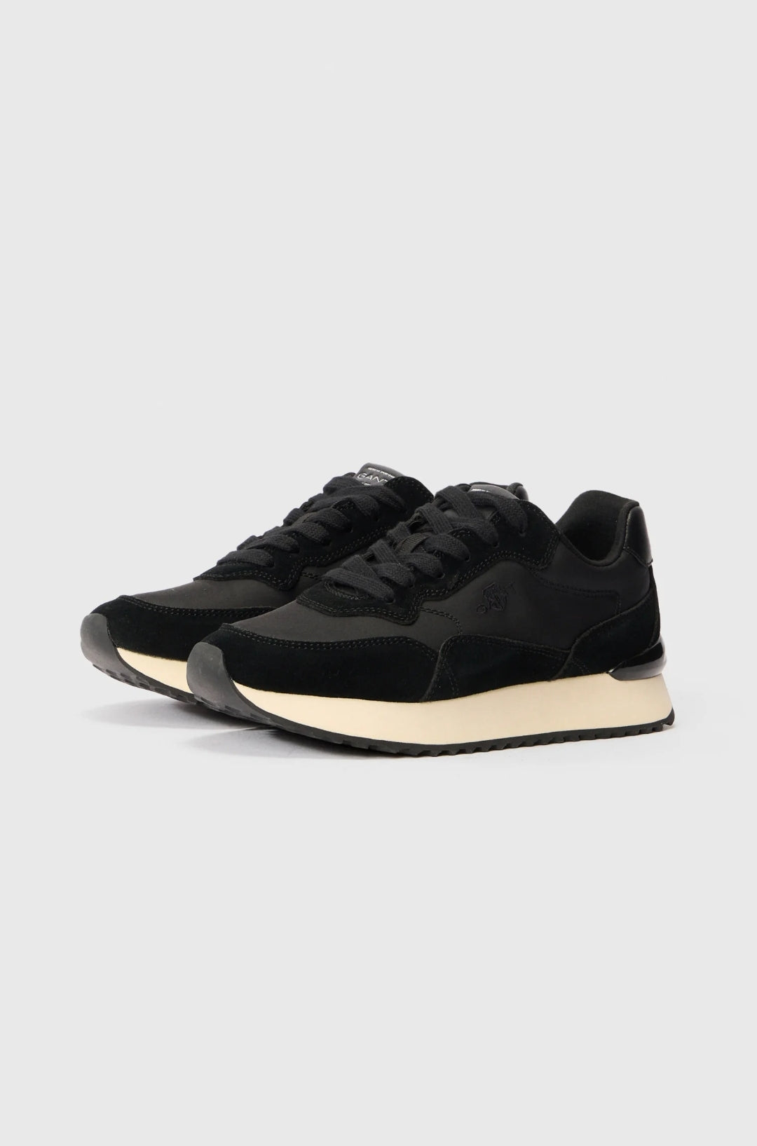 BASKETS EN CUIR