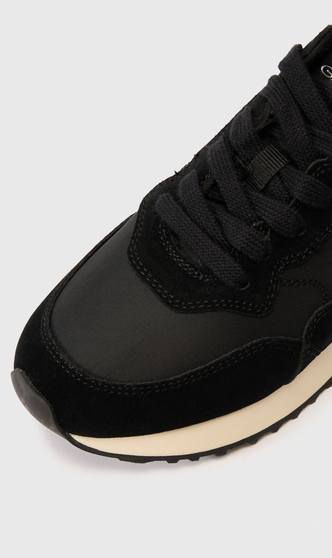 BASKETS EN CUIR