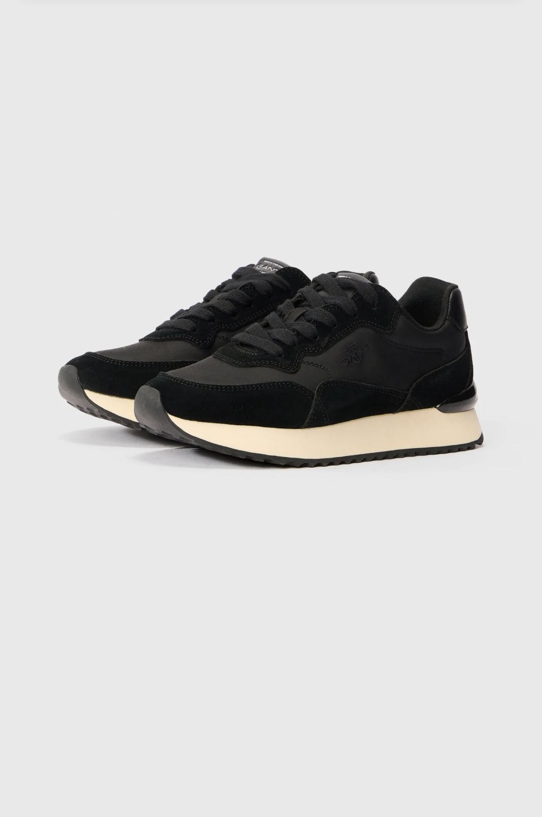 BASKETS EN CUIR