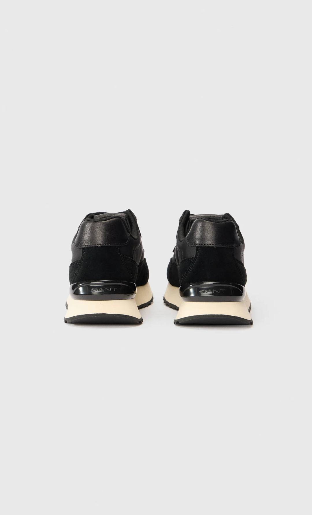 BASKETS EN CUIR