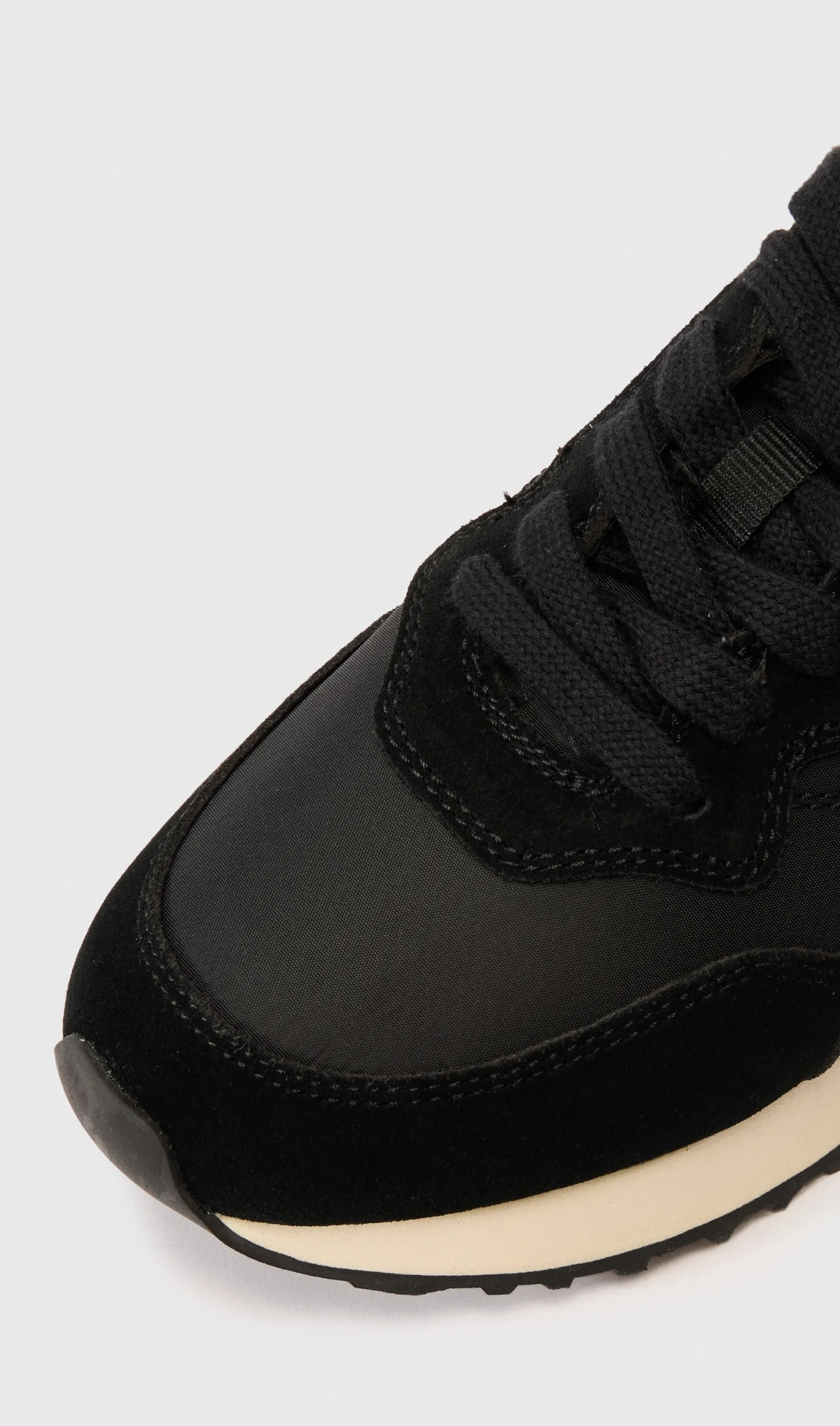 BASKETS EN CUIR